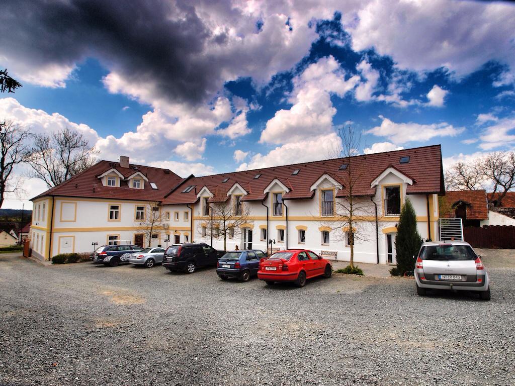Hotel Pod Kokšínem Spálené Poříčí Exterior foto